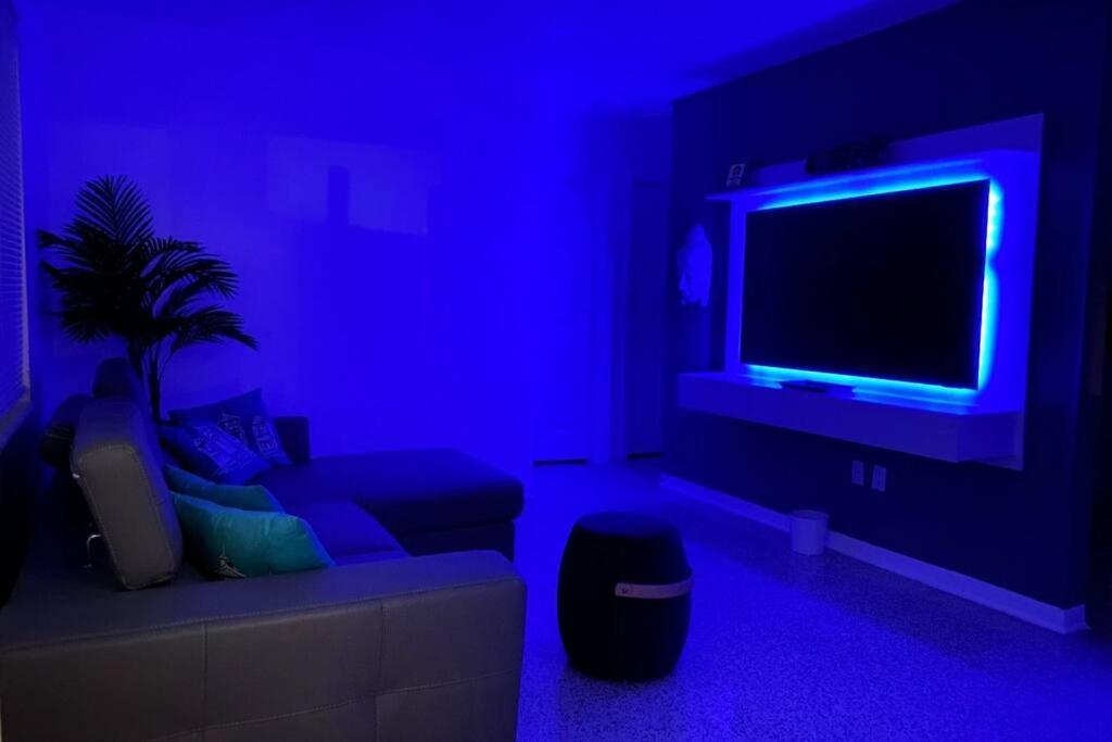 Stayover In Miami Home 2Br - 1Bth - Free Parking Buitenkant foto