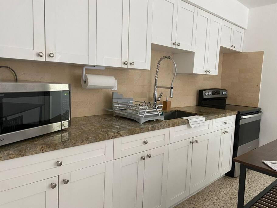 Stayover In Miami Home 2Br - 1Bth - Free Parking Buitenkant foto