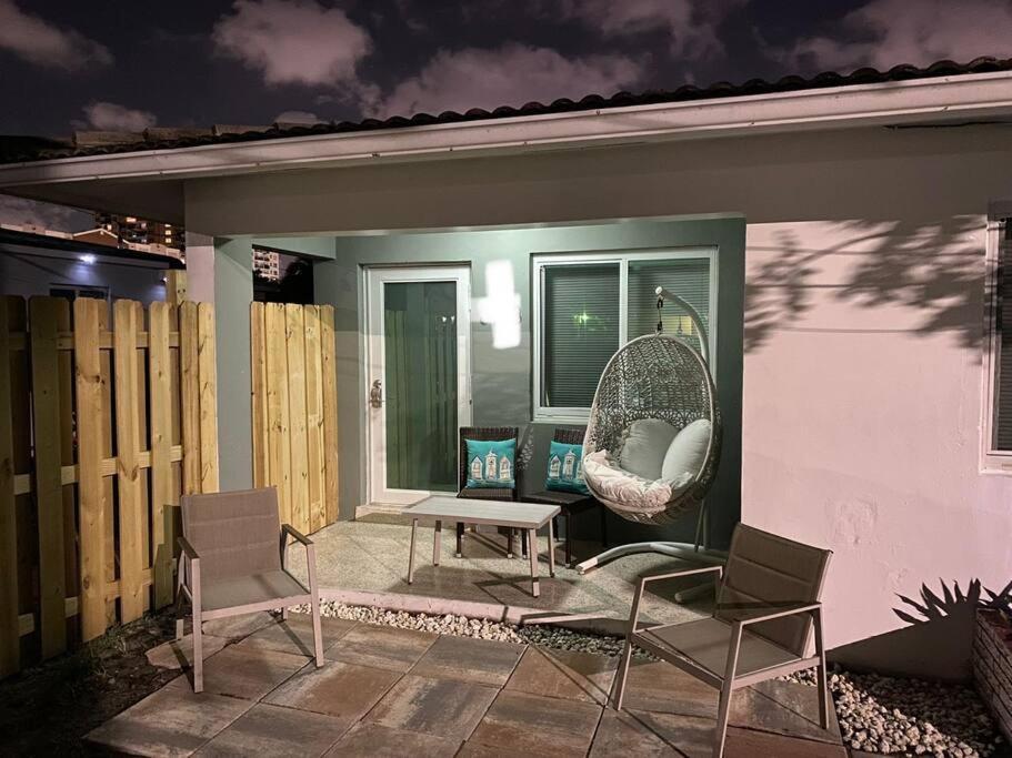 Stayover In Miami Home 2Br - 1Bth - Free Parking Buitenkant foto