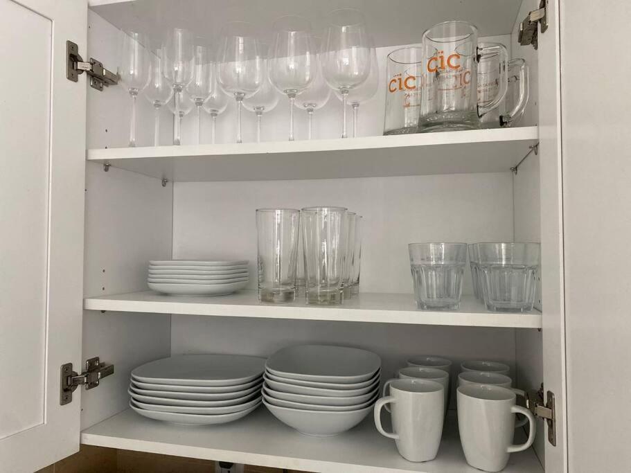 Stayover In Miami Home 2Br - 1Bth - Free Parking Buitenkant foto